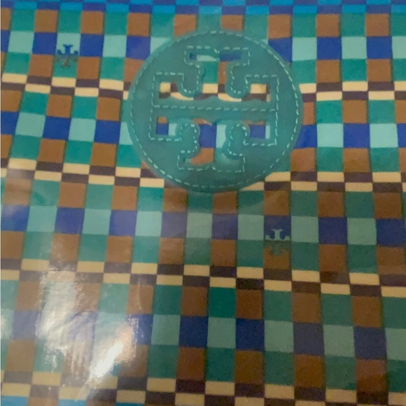 Tory Burch tablets holder protecting your iPads.chic and stylish - Picture 11 of 12